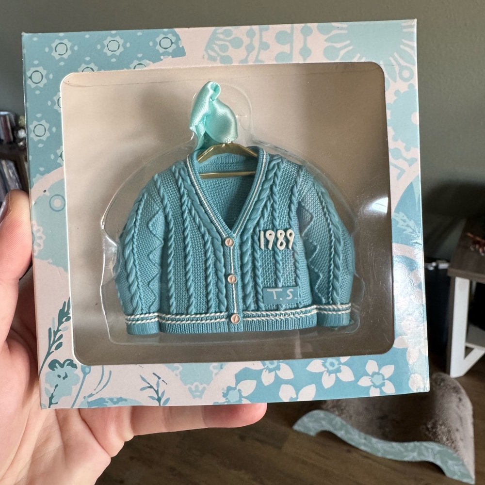 Taylor Swift 1989 Ornament